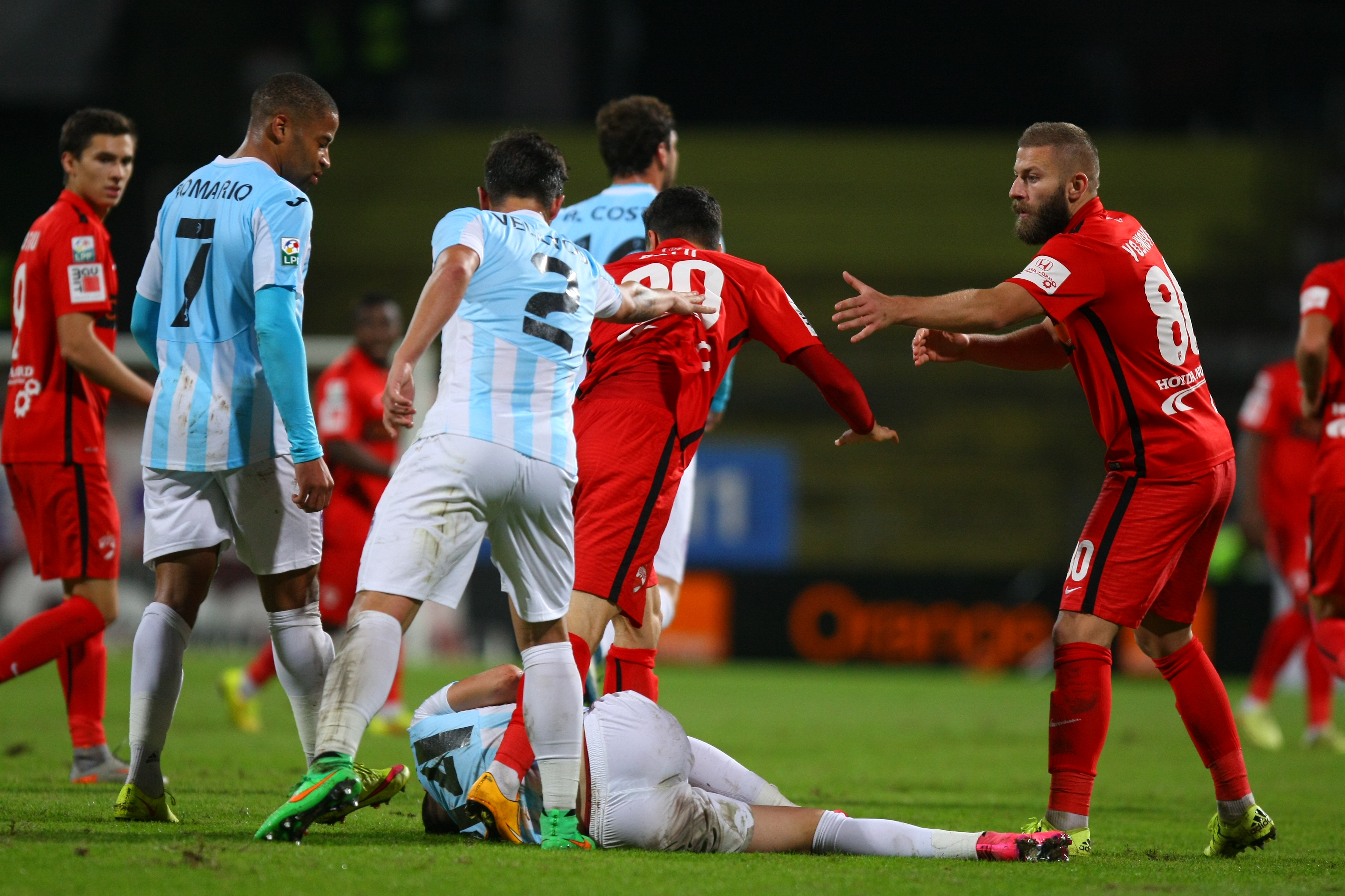 LIGA I LA FOTBAL, etapa a 14-a / Scandal după meciul Dinamo - ASA Tîrgu Mureș 2-1. ^Ardelenii protestează oficial printr-un comunicat în care reclamă un ”fault evident și lipsă de fair-play”! GALERIE FOTO