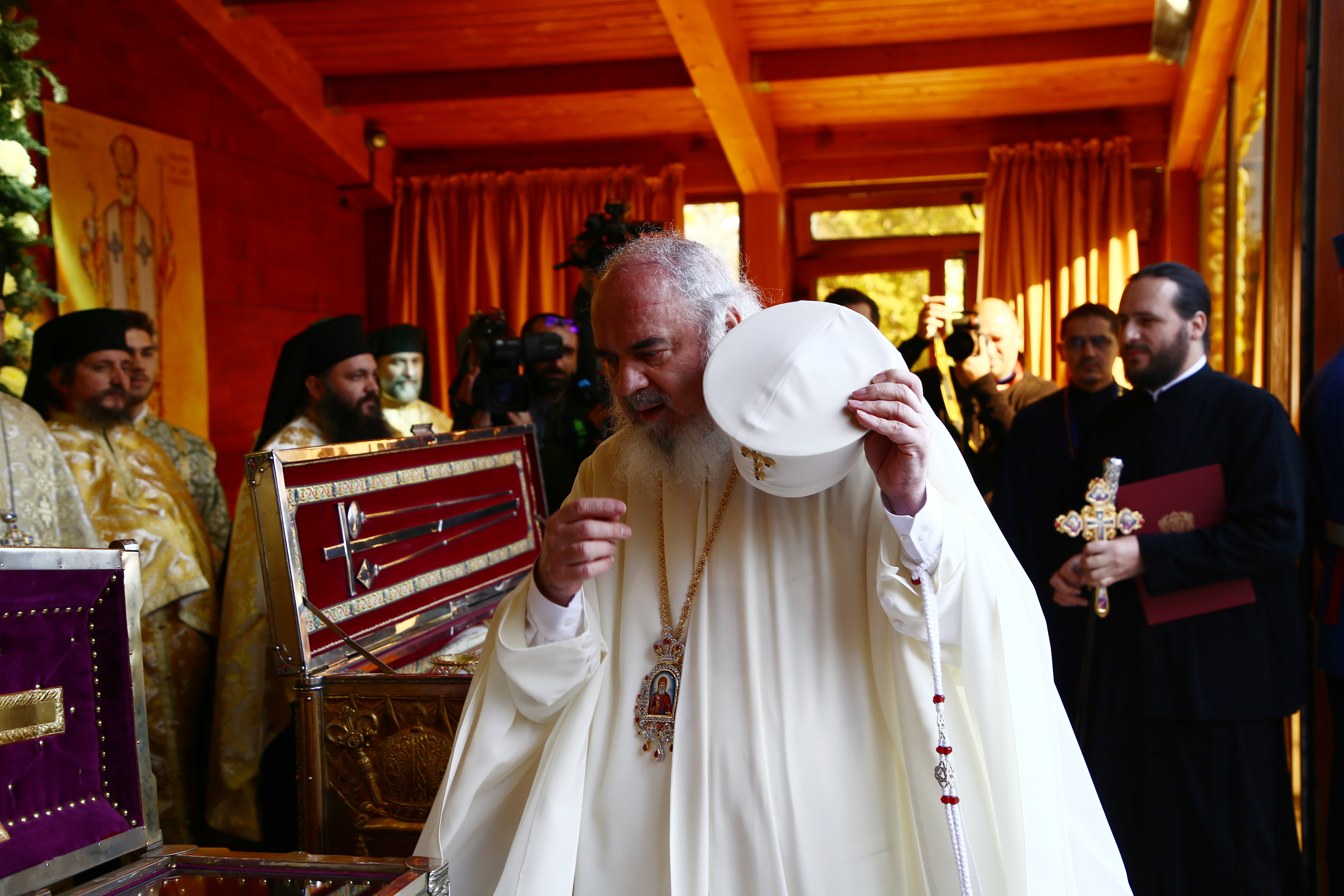 GALERIE FOTO/ Sărbătoarea Sfântului Dimitrie cel Nou a fost marcată joi după amiază printr-un pelerinaj