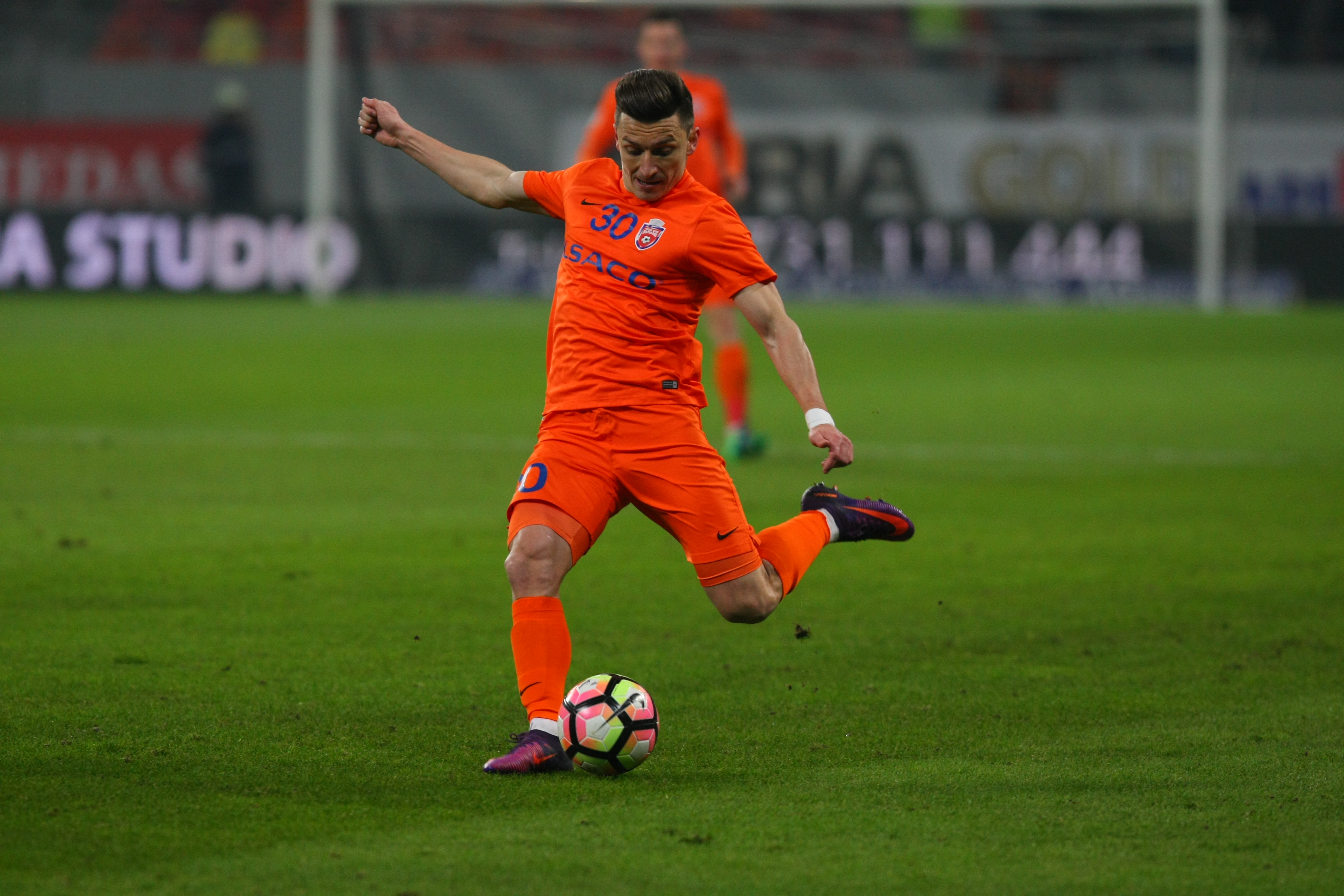 Liga 1, etapa a 24-a. Dinamo - FC Botoșani 1-0. Debut reușit pentru Contra, după un meci cu multe ocazii mari  | GALERIE FOTO