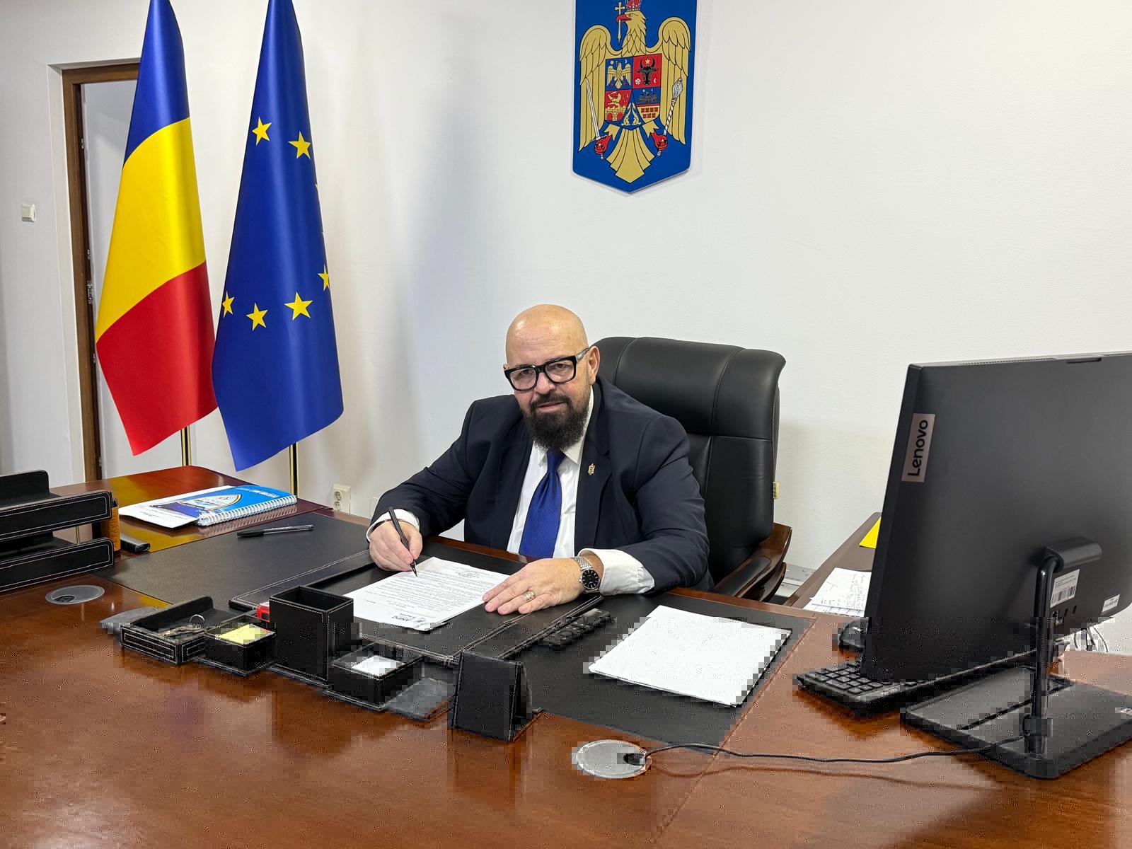 Piedone a spus cum este făcut parizerul din comerț: „Tăiați o felie”. Ce se pune pe mere pentru a ne înșela vizual