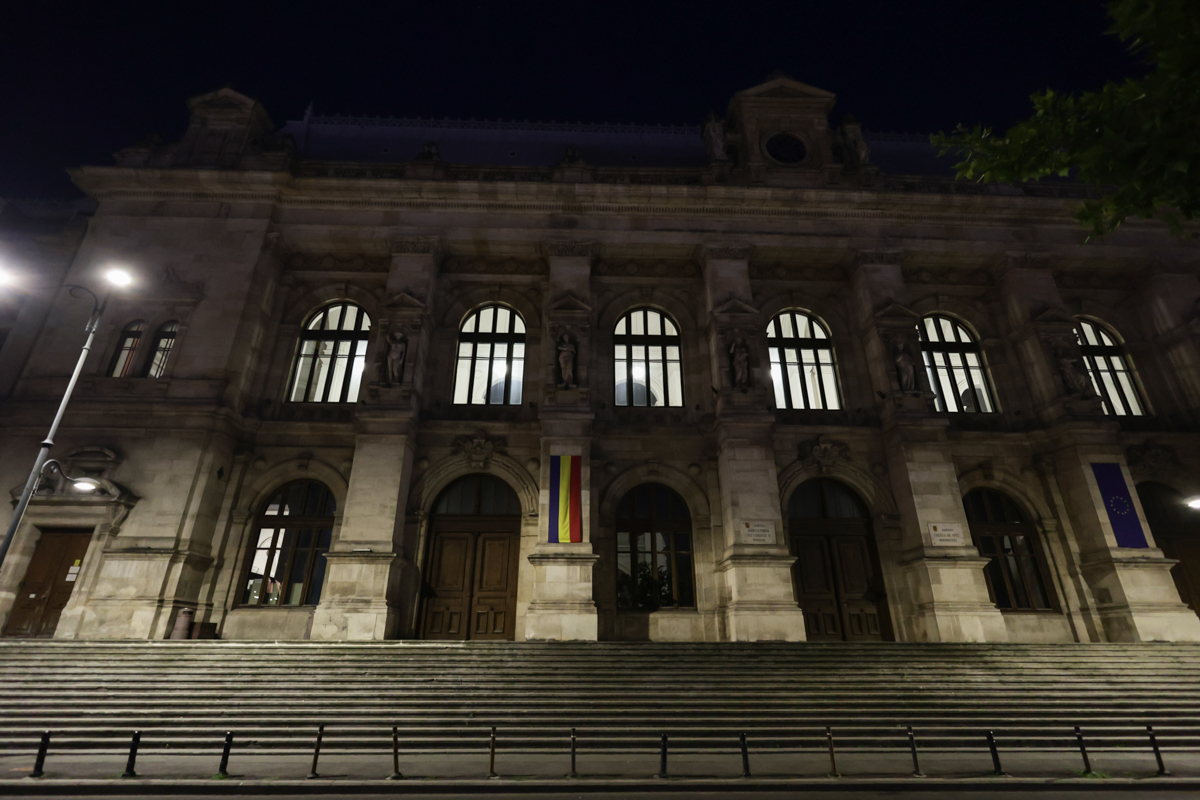 Am verificat cum economisesc energie instituțiile publice. Doar trei au stins luminile pe timpul nopții