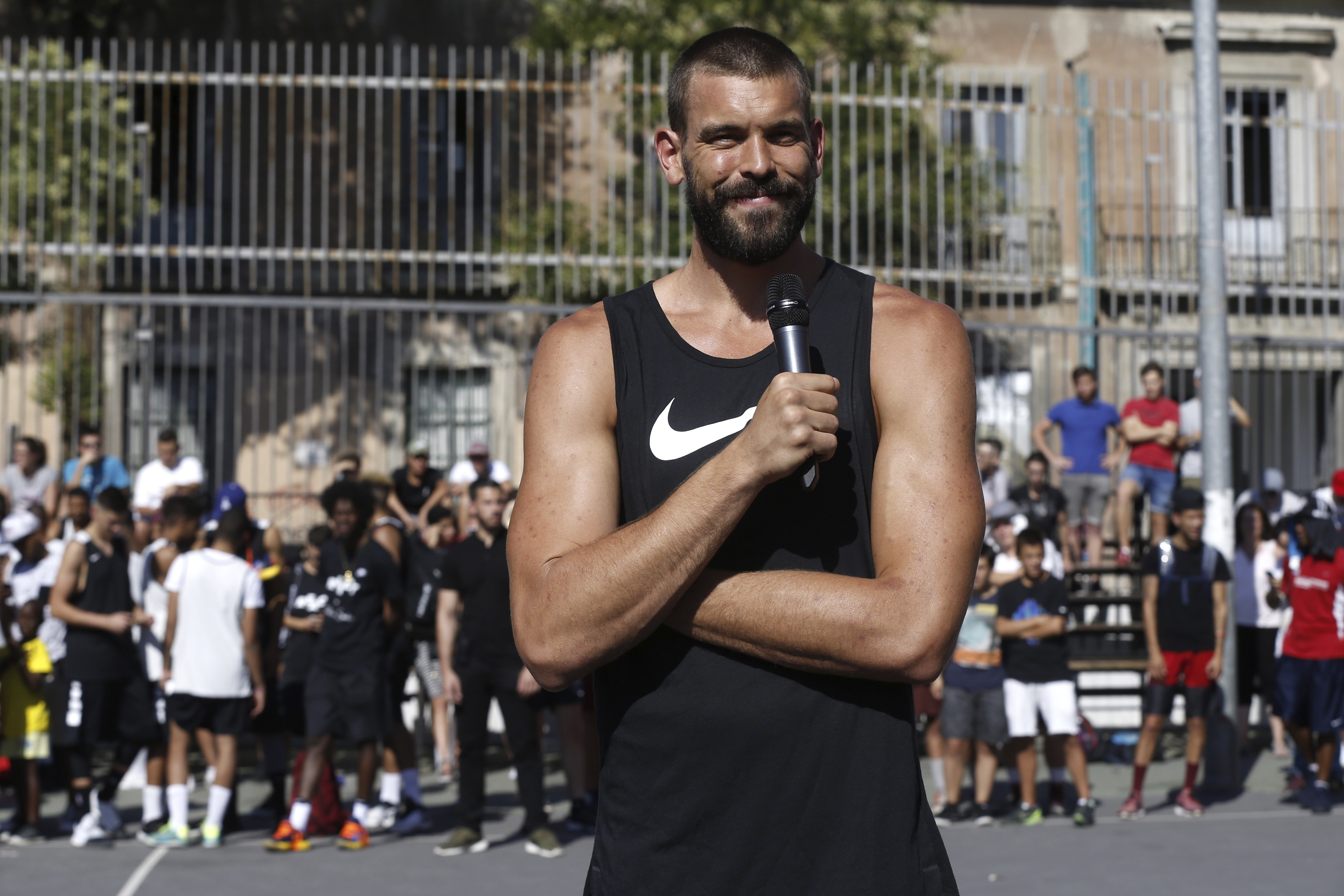 Amintirile lui Marc Gasol despre România. ”Unde e capacul de WC? Unde e capacul de WC”. Povești de la Ploiești. Întâlnirea celui mai bine plătit jucător european din NBA cu idolul său. Ibericul e la Cluj-Napoca