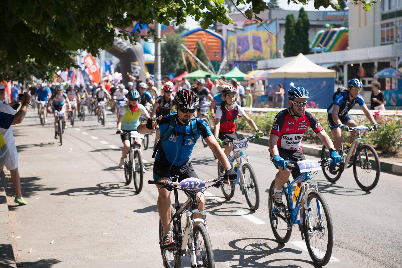 Lupii Dacilor-Trofeul Muscelului, aventură la cote înalte pentru cicliști. Trasee de poveste la competiția de la Câmpulung Muscel / GALERIE FOTO