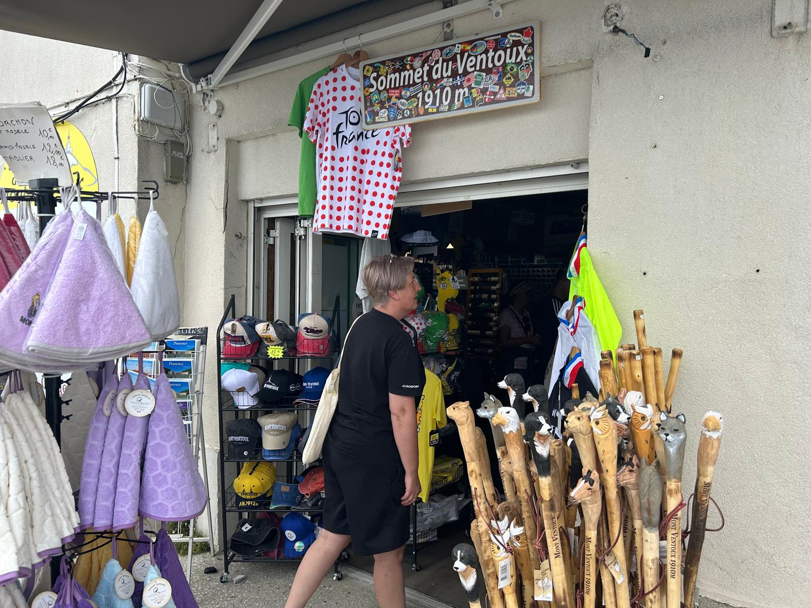 Ziarul L'Équipe cu victoria epică a francezului Valentin Paret-Peintre pe Mont Ventoux nu a apărut pe print. Care este motivul
