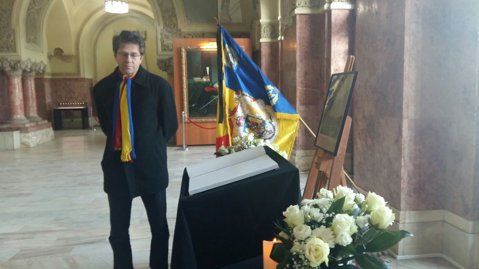 Alba Iulia: Carte de condoleanţe în memoria Regelui Mihai I deschisă în Sala Unirii| FOTO/VIDEO