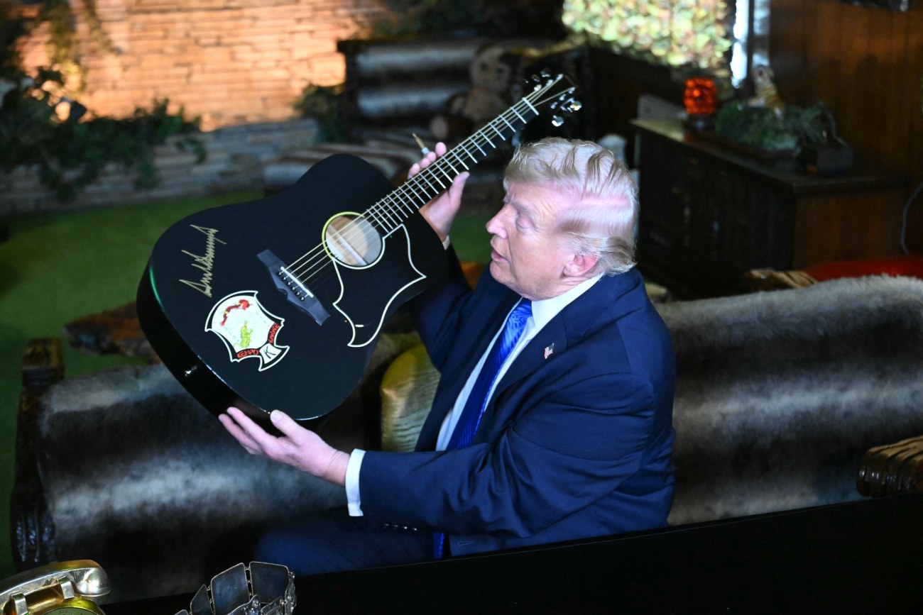 Donald Trump a vizitat pentru prima dată casa lui Elvis Presley, Graceland: „Sunt un mare fan. Știu că și-a iubit mama foarte mult”