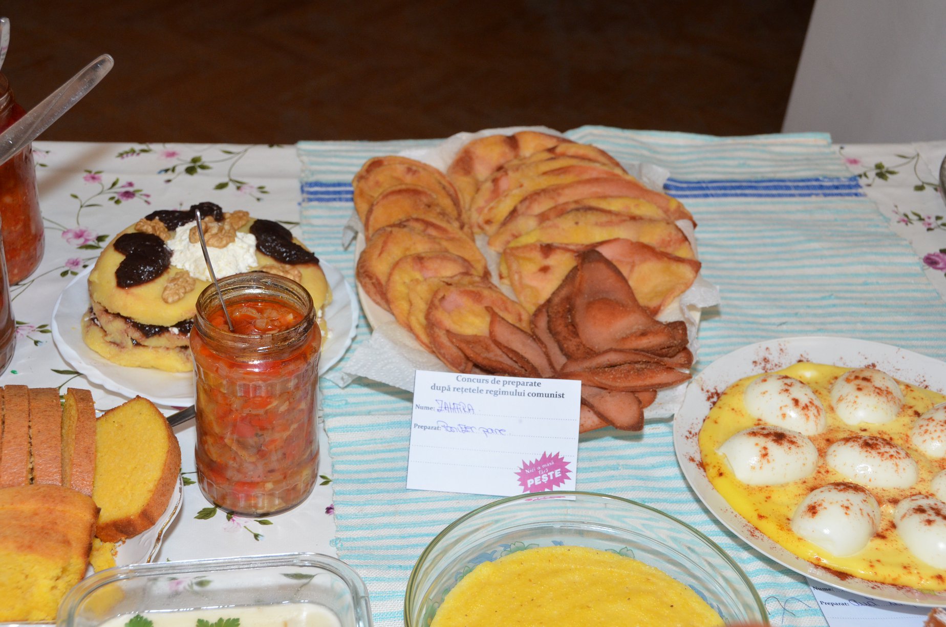 Concurs de reţete culinare din perioada comunistă, la Zalău. Printre preparate, parizerul pane şi pasta de slănină sau tortul de mămăligă cu magiun de prune