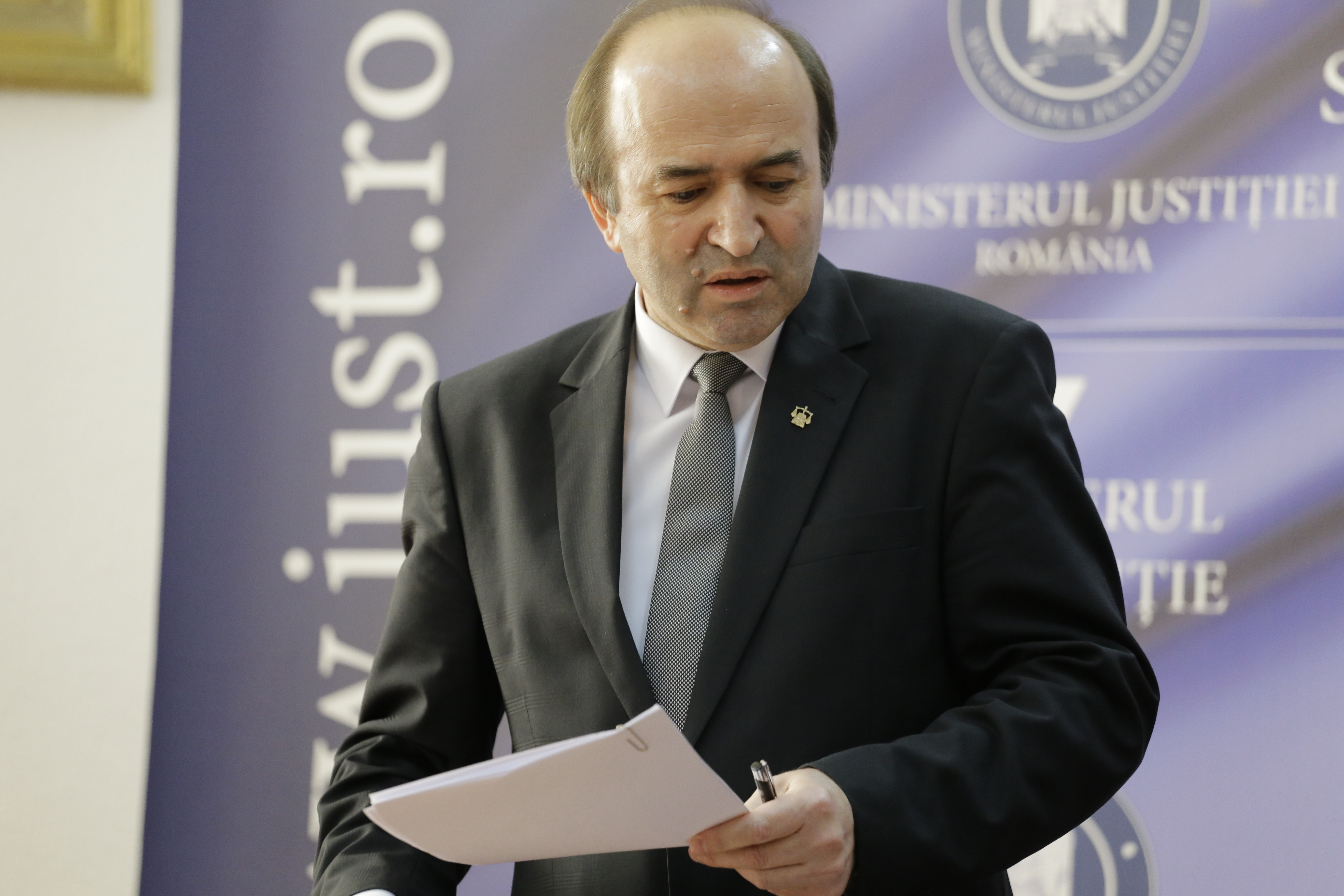 Atunci și acum: Tudorel Toader, procurorul din Panciu care va rămâne în istorie pentru că a cerut revocarea șefei DNA, Laura Codruța Kovesi