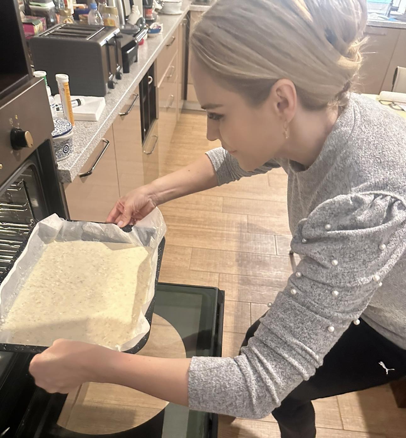 Imagini din casa în care locuiește Gabriela Firea. Unde și-a amenajat locul de rugăciune