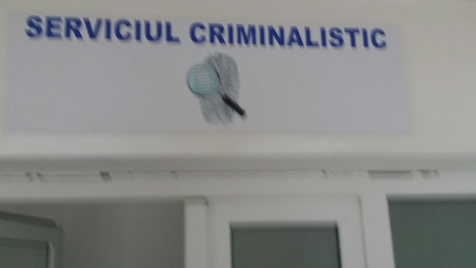 REPORTAJ/ Cel mai mare raport de expertiză criminalistică are aproape 650 de pagini. Au fost analizate peste 64.000 de documente cu specimene de scris și semnătură