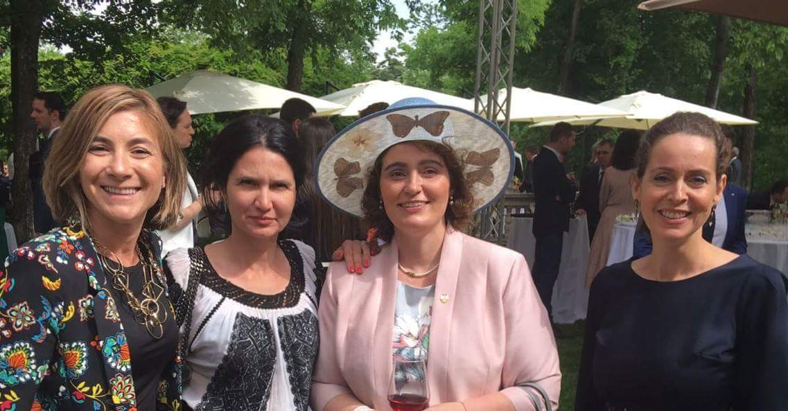 REPORTAJ/ Ce nu s-a văzut la recepția de Ziua Europei, de la Cotroceni; Liderii PSD au venit cu autocarele, Dragnea și Dăncilă au socializat peste o oră (FOTO)