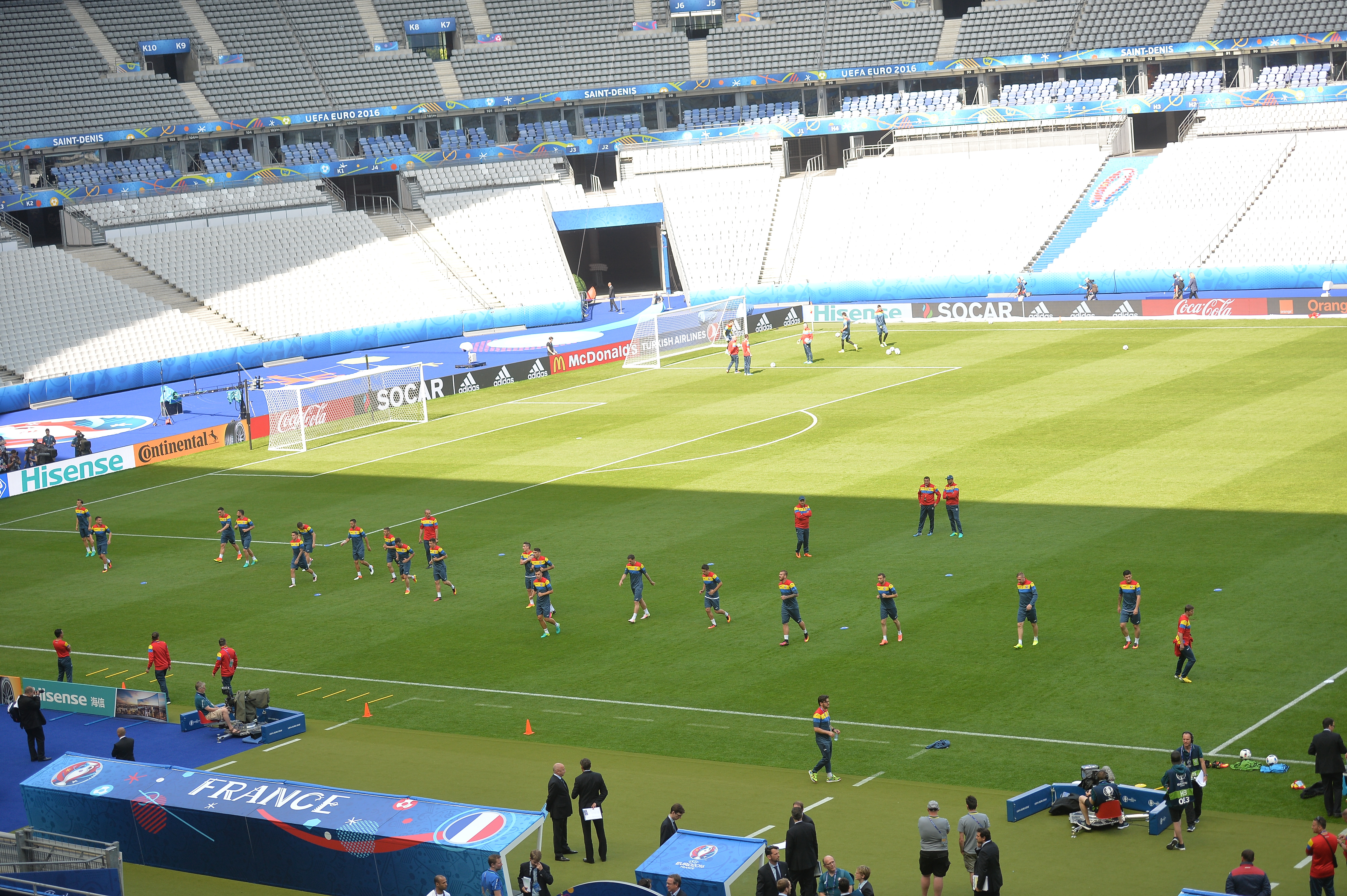 Euro 2016. Tricolorii au efectuat antrenamentul oficial pe Stade de France, ultimul înaintea meciului cu ”Les Bleus” (vineri, ora 22:00). Zâmbete și uimire / GALERIE FOTO și VIDEO