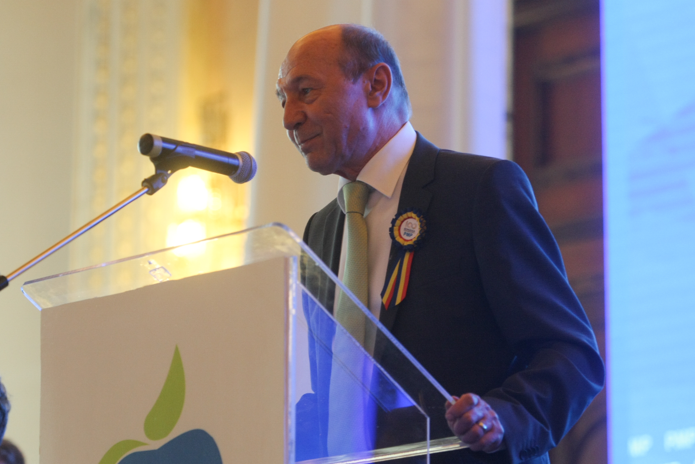 Schimb de replici dur între Turcescu și Băsescu, la Congresul PMP: ”M-aş fi aşteptat să rămâneţi la cârmă”/ ”Un căpitan are și el o licență care expiră” (VIDEO)