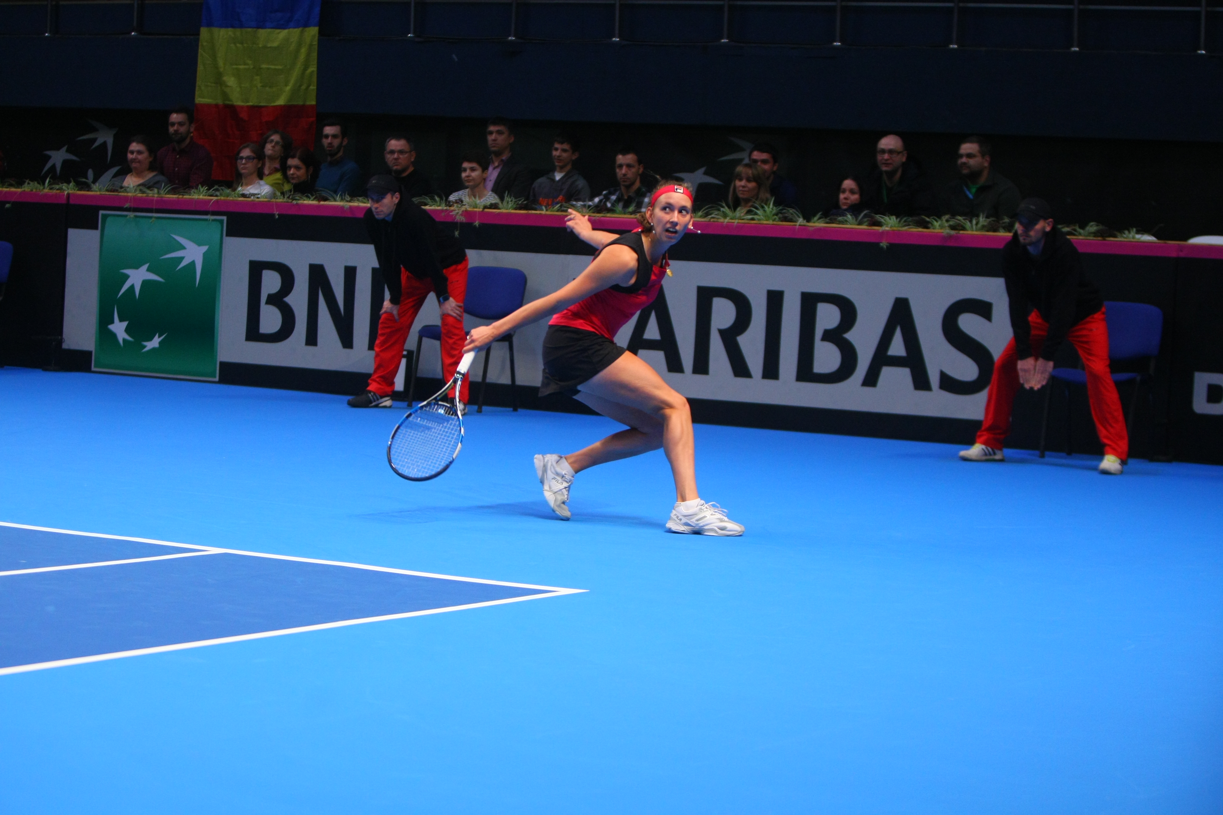 România a fost învinsă de Belgia, în primul tur al Grupei Mondiale II din Fed Cup. Irina Begu a jucat la simplu, dar a pierdut în setul decisiv. Reacții  | FOTO & VIDEO