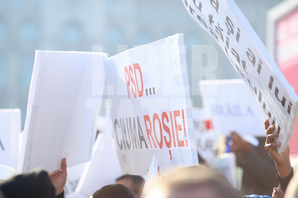 Protest la Parlament, împotriva măsurilor luate de Executiv / FOTO&VIDEO