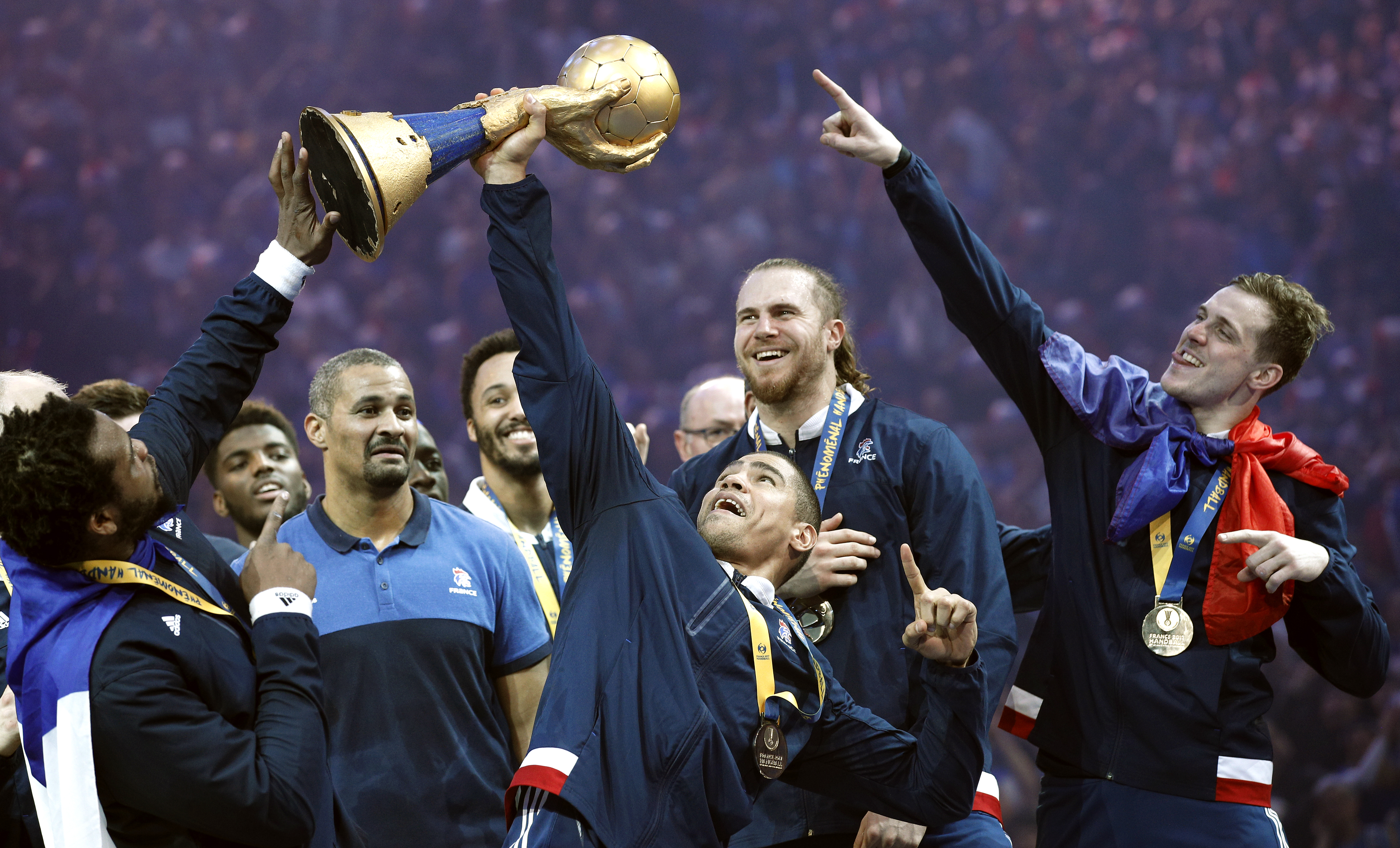 Franțastic! ”Cocoșii” au cucerit al șaselea titlu mondial de handbal! Cum am murit noi și s-au născut ei. De la greșeala lui Sorin Toacsen la campionii de azi / FOTO&VIDEO