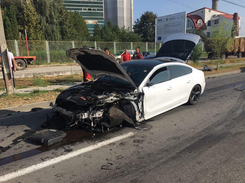 Șase persoane, rănite într-un accident grav la ieșire din Reghin. O gravidă, printre victime