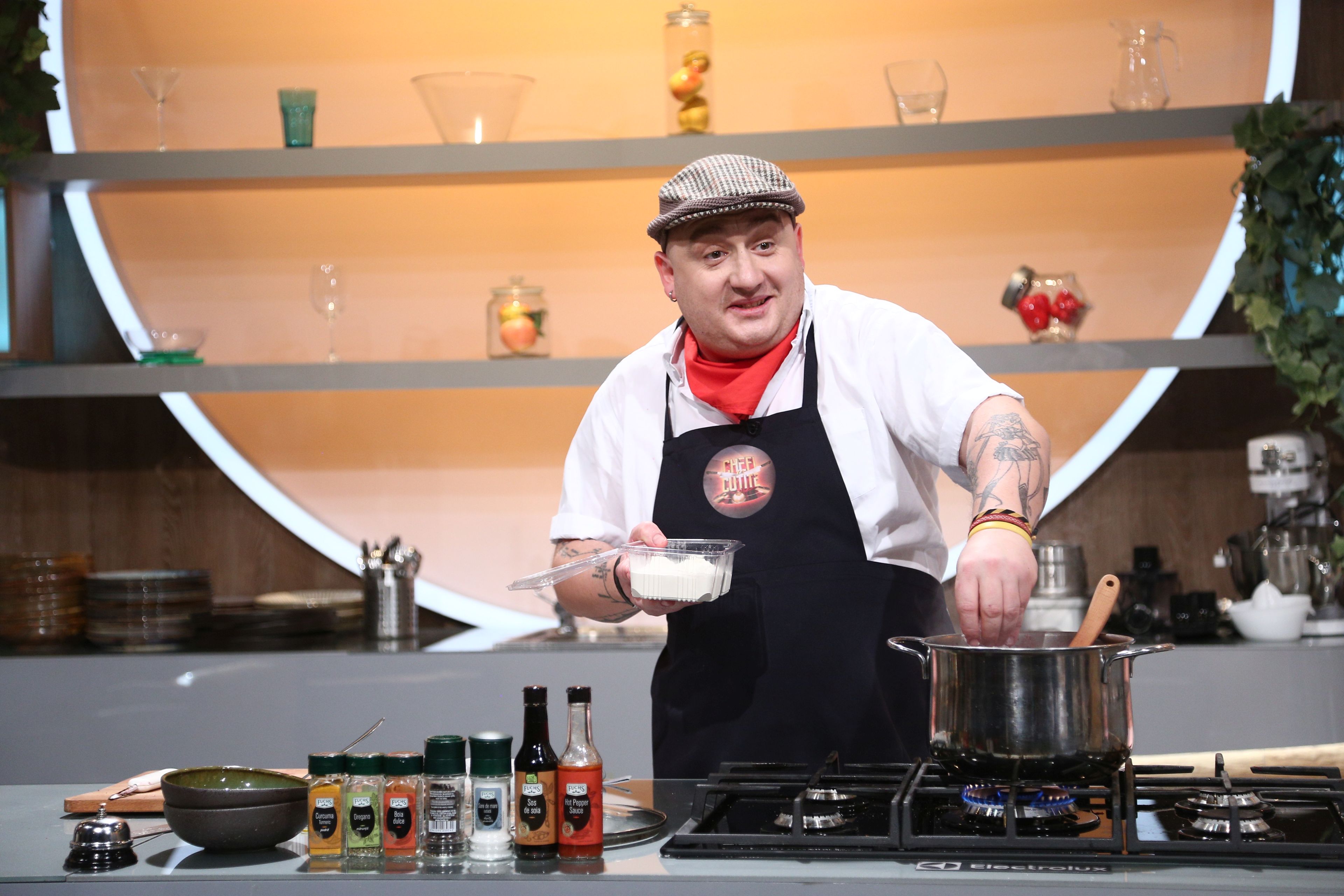 Un concurent de la „Chefi la cuțite” i-a șocat pe cei trei jurați: „Consum produse expirate chiar și după un an. Fac mâncare din orice”