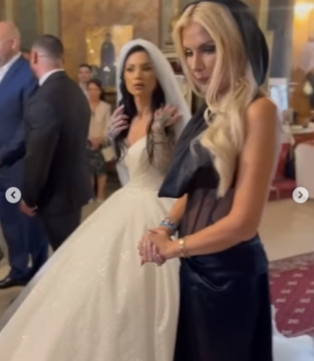 Nașa de cununie a Roxanei Vancea e Laura Vicol, deputată PSD. Cum s-au împrietenit: „Acum 11 ani m-am întâlnit cu ea la sală, venea de la tribunal”