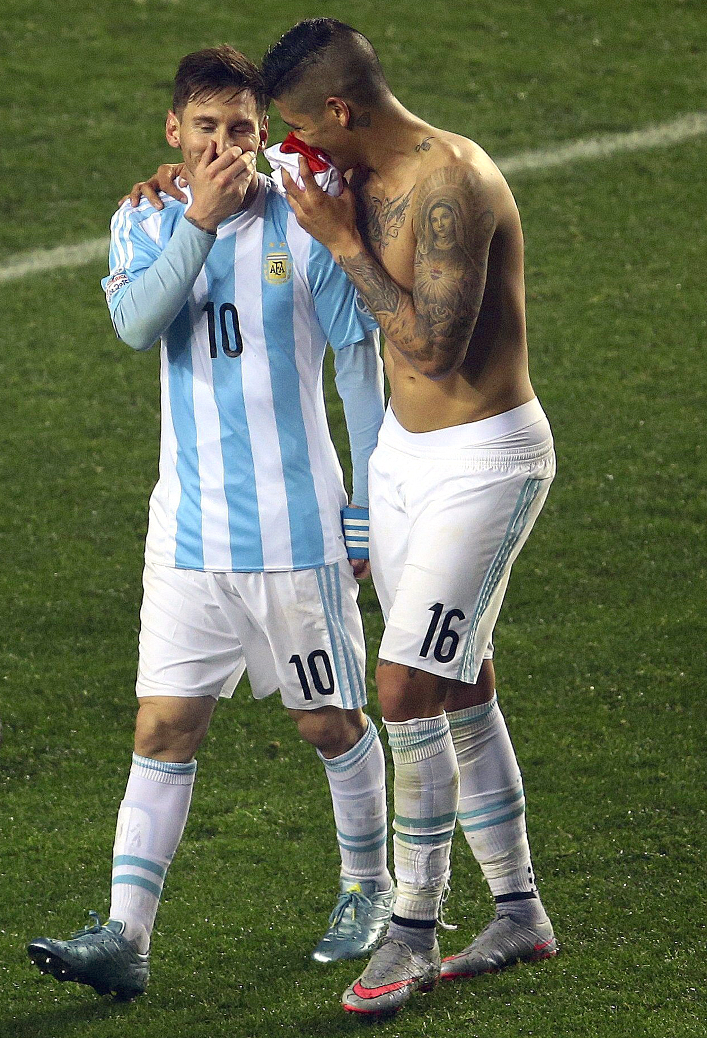 Argentina a spulberat Paraguay şi va juca în finală cu Chile. Messi, "Omul Meciului" / FOTO&VIDEO