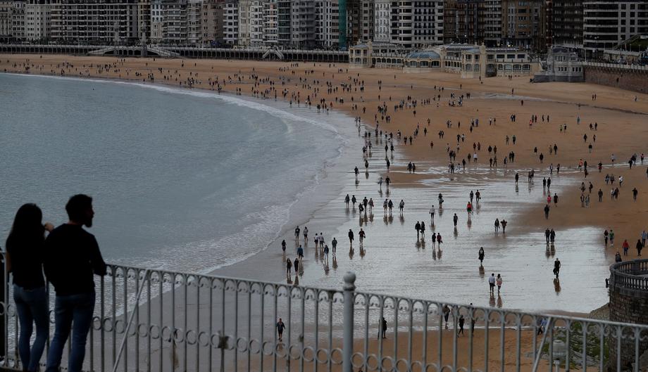 FOTO | Prima zi de relaxare a măsurilor din Spania: “Jumătate din populația Barcelonei face jogging sau merge cu bicicleta”. Premierul vrea prelungirea stării de alarmă