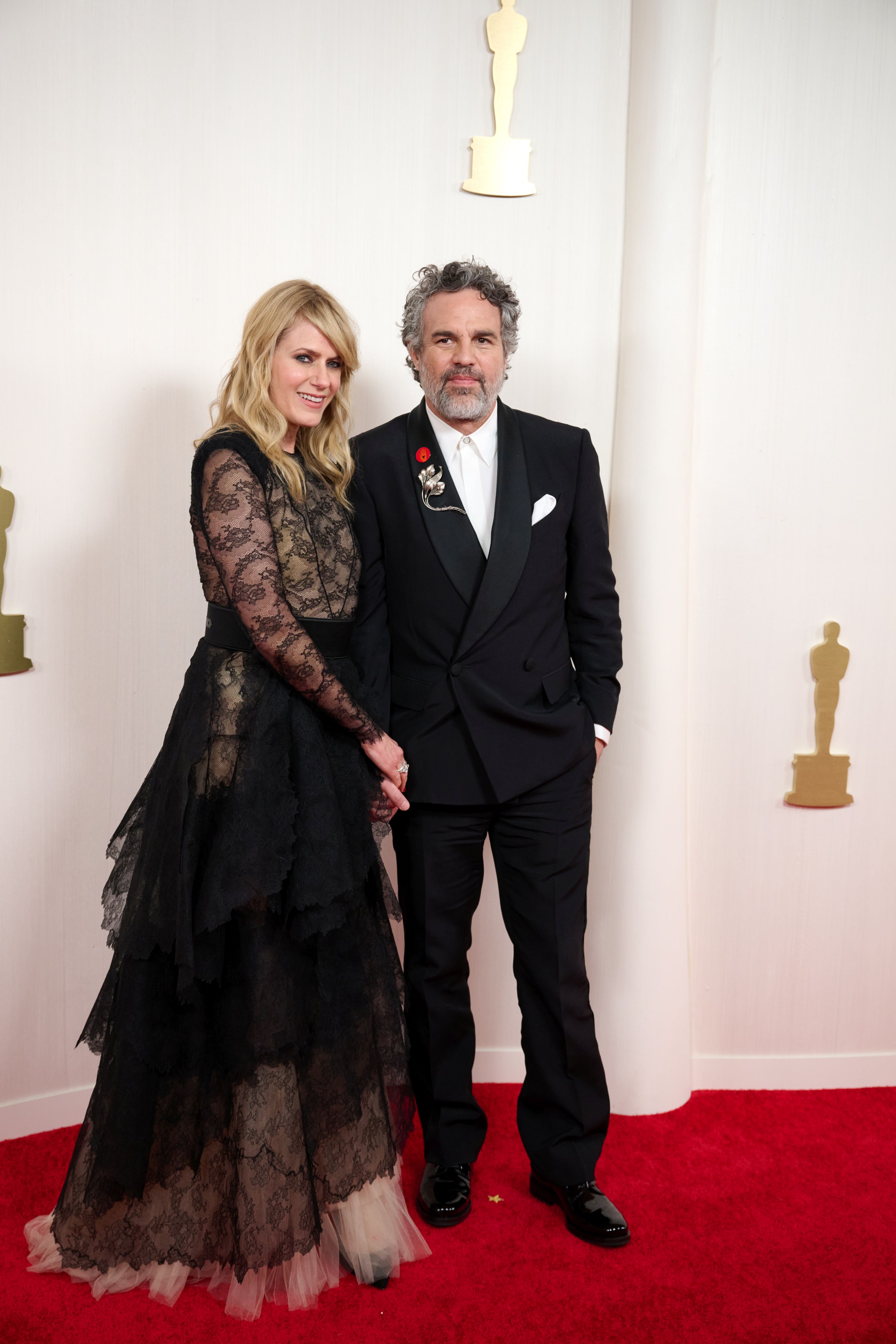 Vedete pe covorul roșu la Premiile Oscar 2024. Ce ținute au ales celebritățile