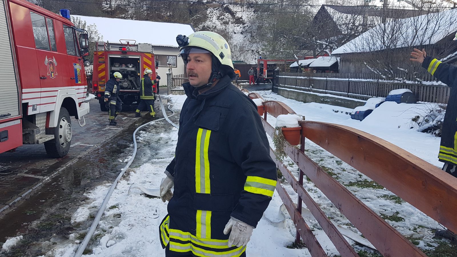 UPDATE: O casă şi o pensiune din Moieciu de Sus au luat foc. Incendiul, stins după mai bine de 13 ore| FOTO&VIDEO
