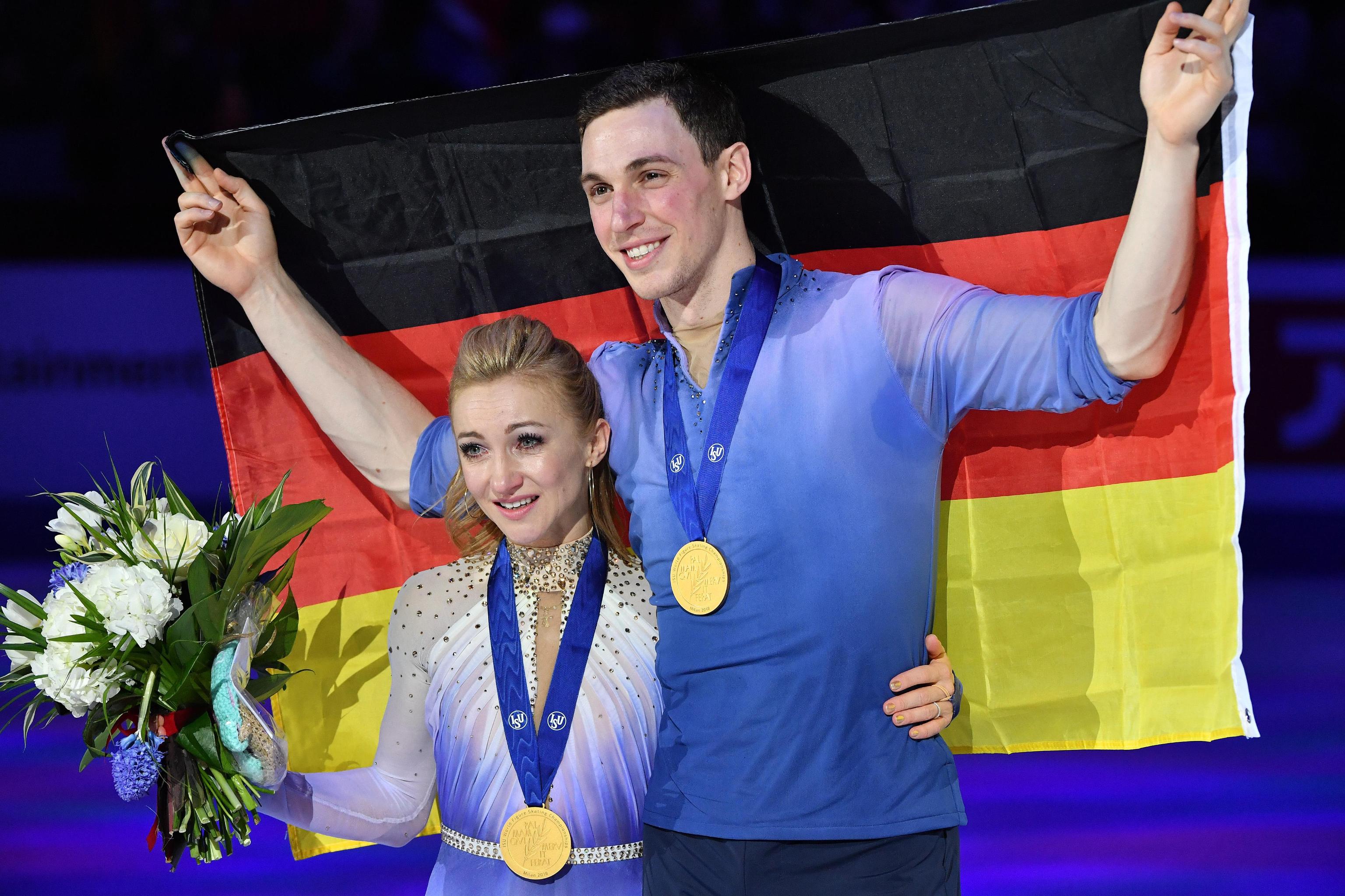 Germanii Aljona Savcenko și Bruno Massot, campioni mondial la patinaj artistic în proba de perechi. Aljona a plâns de fericire / FOTO