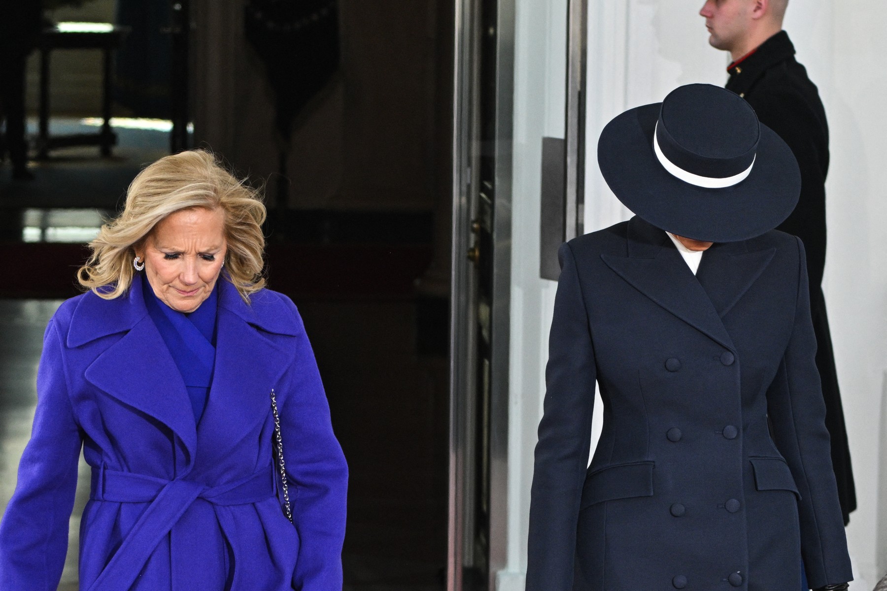 Melania, lecție de stil și eleganță în ziua învestirii lui Donald Trump. Semnificația pălăriei pe care a purtat-o prima-doamnă
