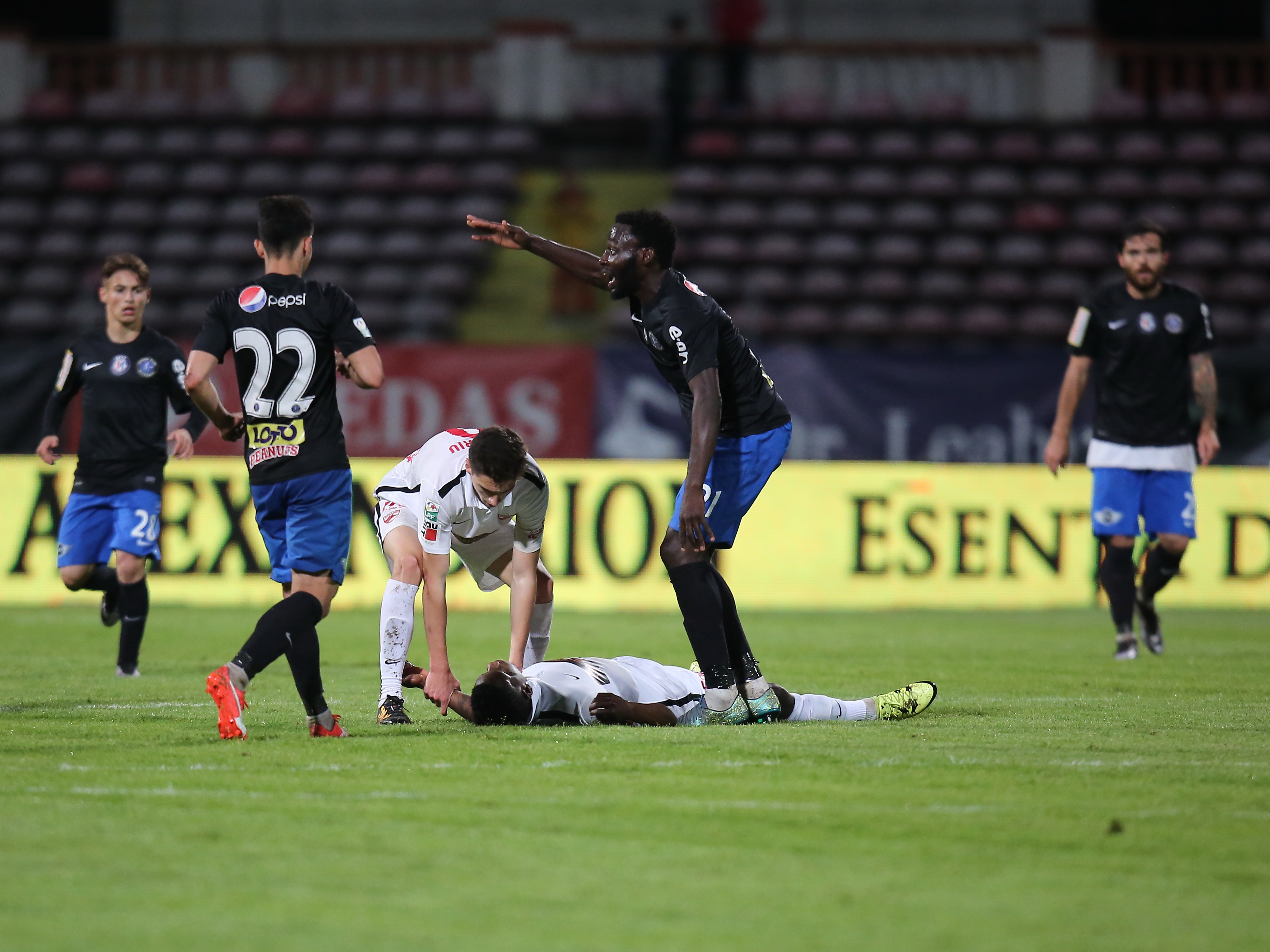 Explicaţiile medicului de la Dinamo, după moartea lui Ekeng. De ce nu i-a făcut masaj cardiac pe teren