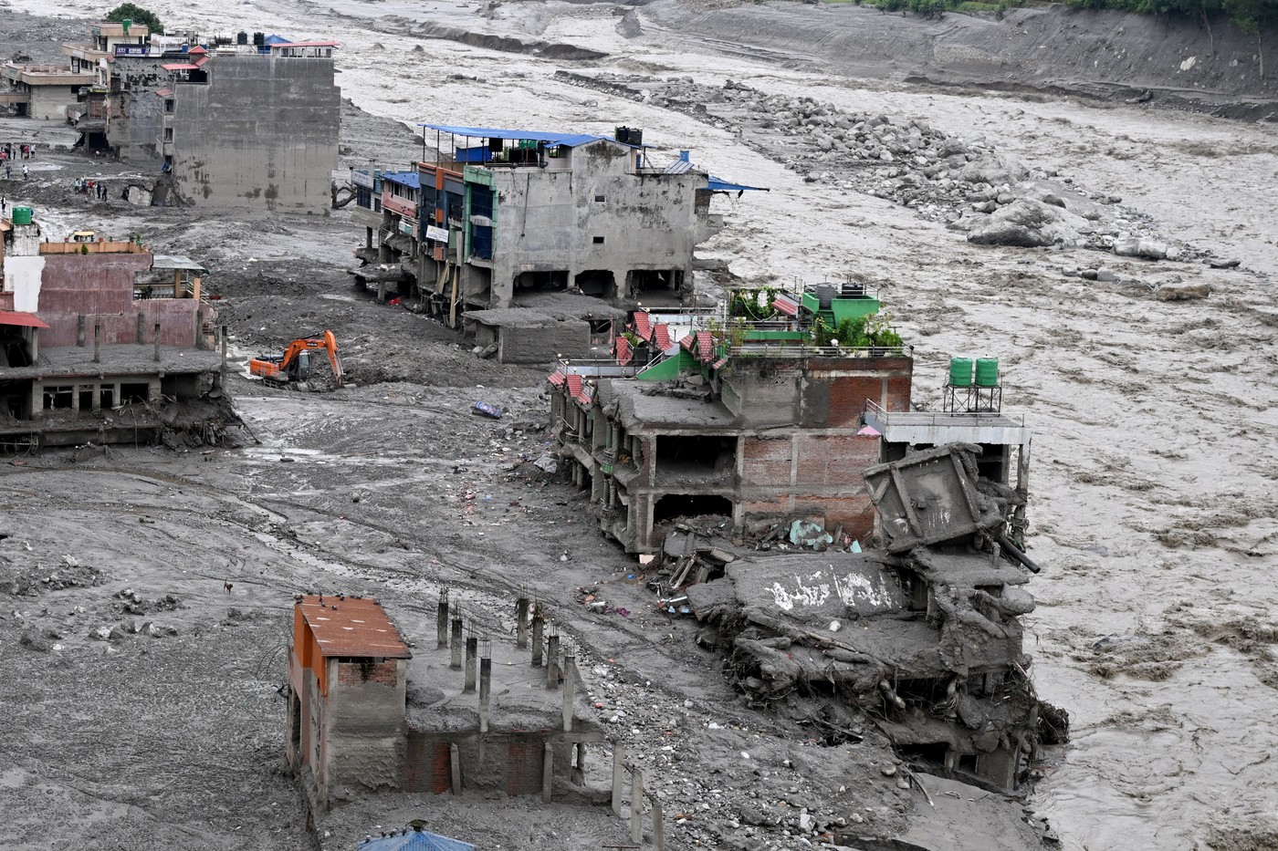 903 morți și 4.247 de dispăruți după viitura din Nepal. 933 de muncitori sunt încă căutați în tunelurile hidrocentralelor