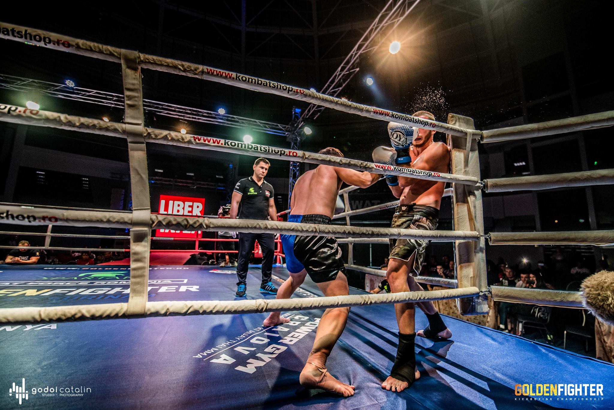 Meciuri spectaculoase la Golden Fighter Craiova. Centura intercontinentală WKU a fost câștigată de Adrian Mitu FOTO&VIDEO