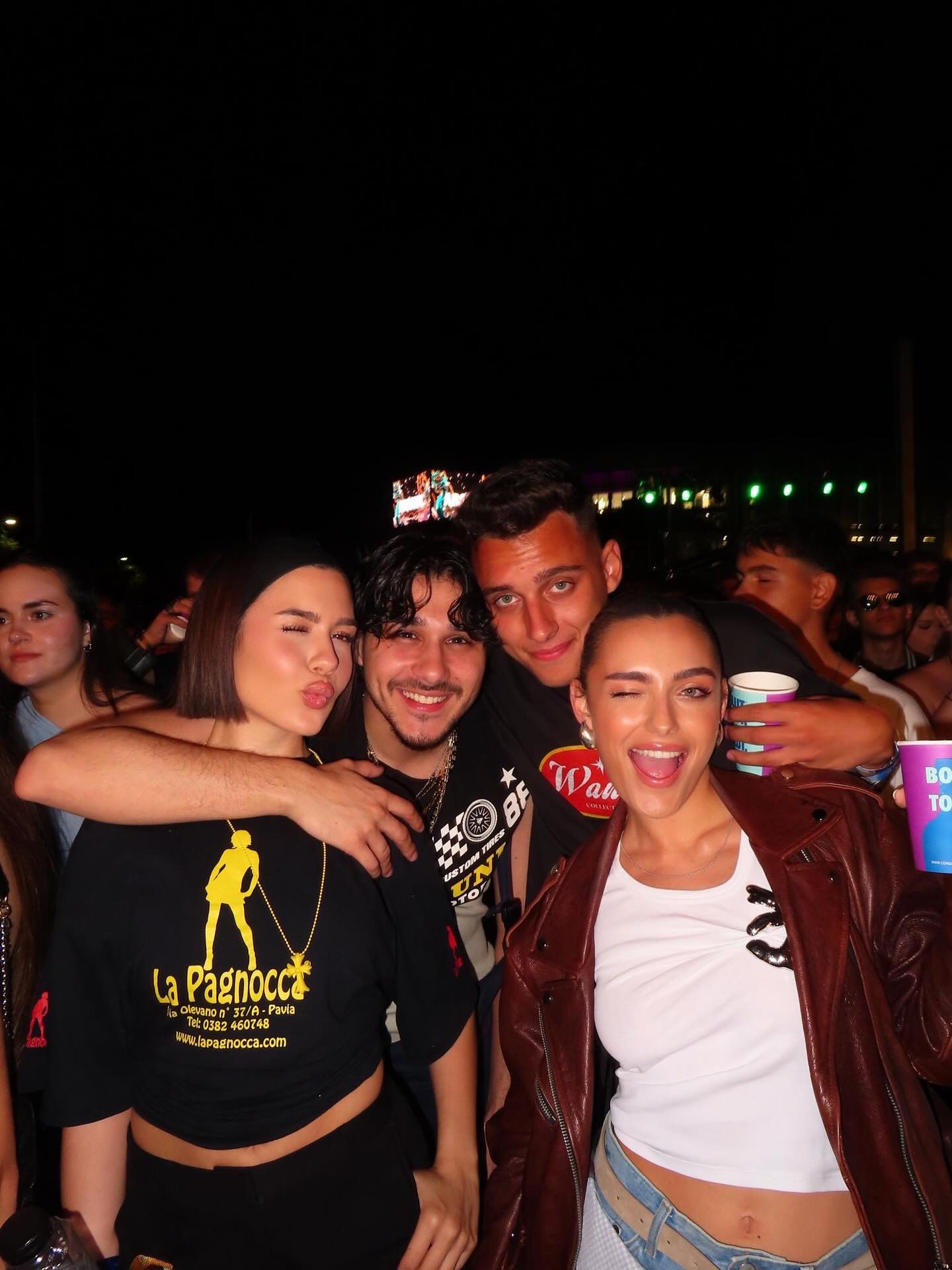 Cum a apărut îmbrăcată Alexia Eram la festivalul UNTOLD 2025. A atras toate privirile cu rochia transparentă, din dantelă
