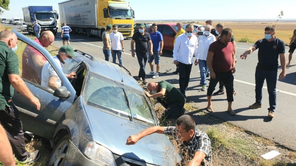 VIDEO | Ministrul Adrian Oros a acordat primul ajutor la un accident produs în județul Buzău: "Am alergat toți la marginea șoselei"