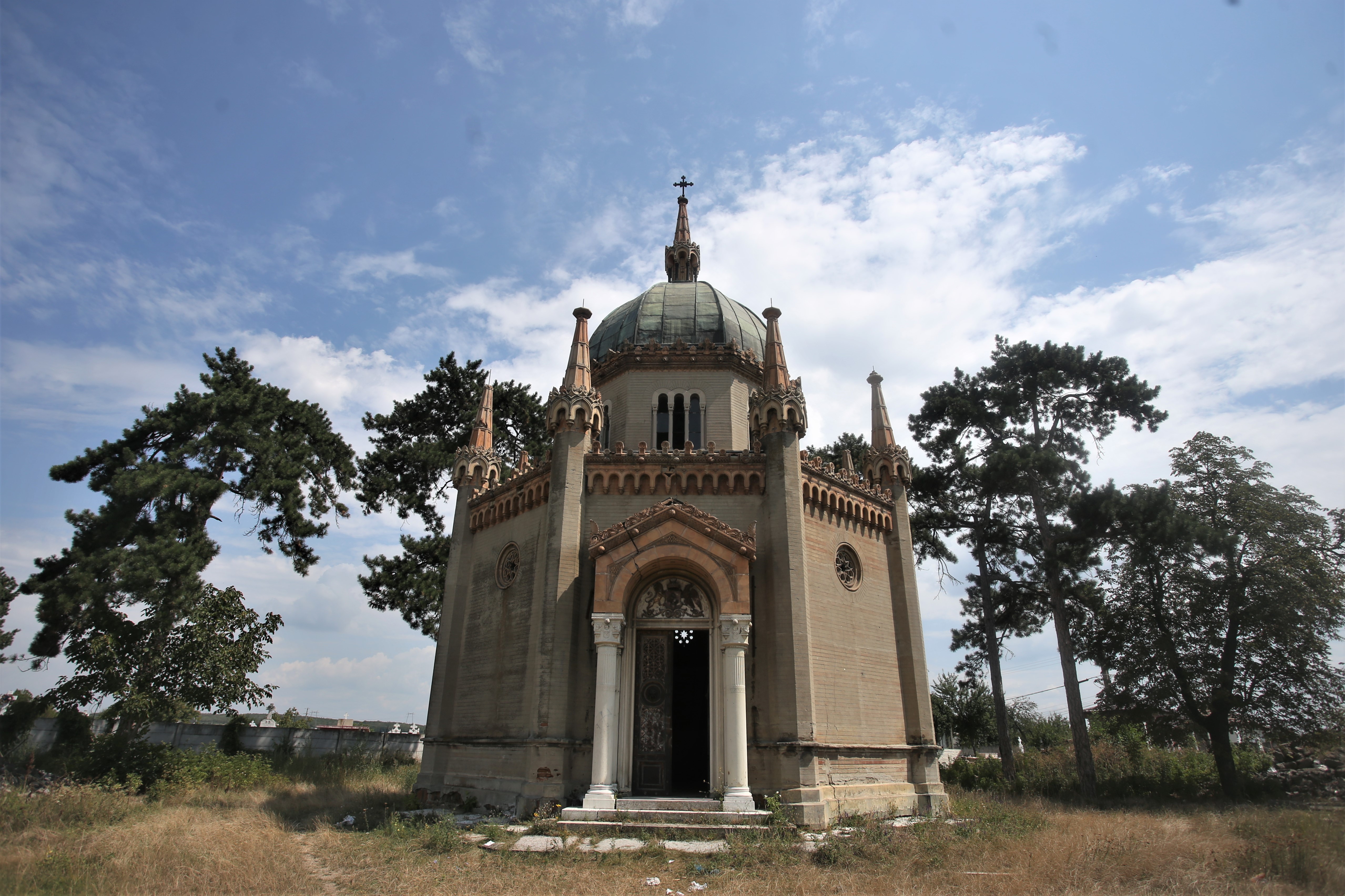 Cum arată Capela Sixtină a Olteniei. Monumentul uitat al familiei de boieri care a stăpânit toată regiunea Filiașiului