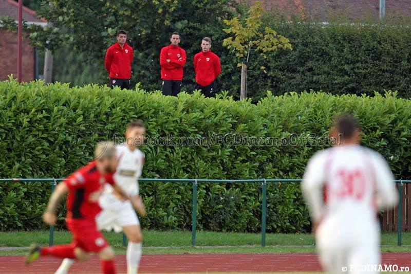 FOTO/ Dinamo, distracție cu amatorii: ”câinii” au mușcat din ”nomazi”!