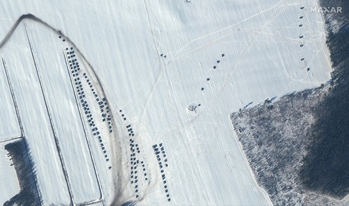 Noi imagini din satelit: Rusia și-a sporit capacitatea militară ofensivă în Belarus, la granița cu Ucraina