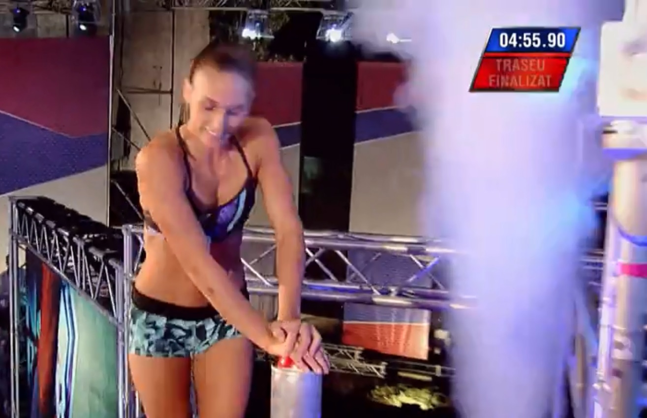 FOTO| Ilka Kis este prima femeie care a apăsat butonul roșu la Ninja Warrior România