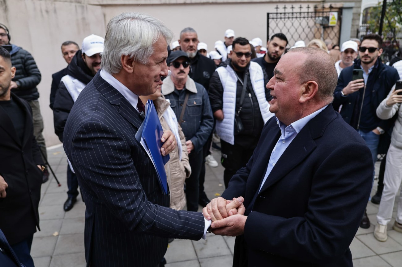 Eugen Orlando Teodorovici şi-a depus candidatura la Primăria București. A susținut că parcarea va costa un leu pe oră dacă va fi ales