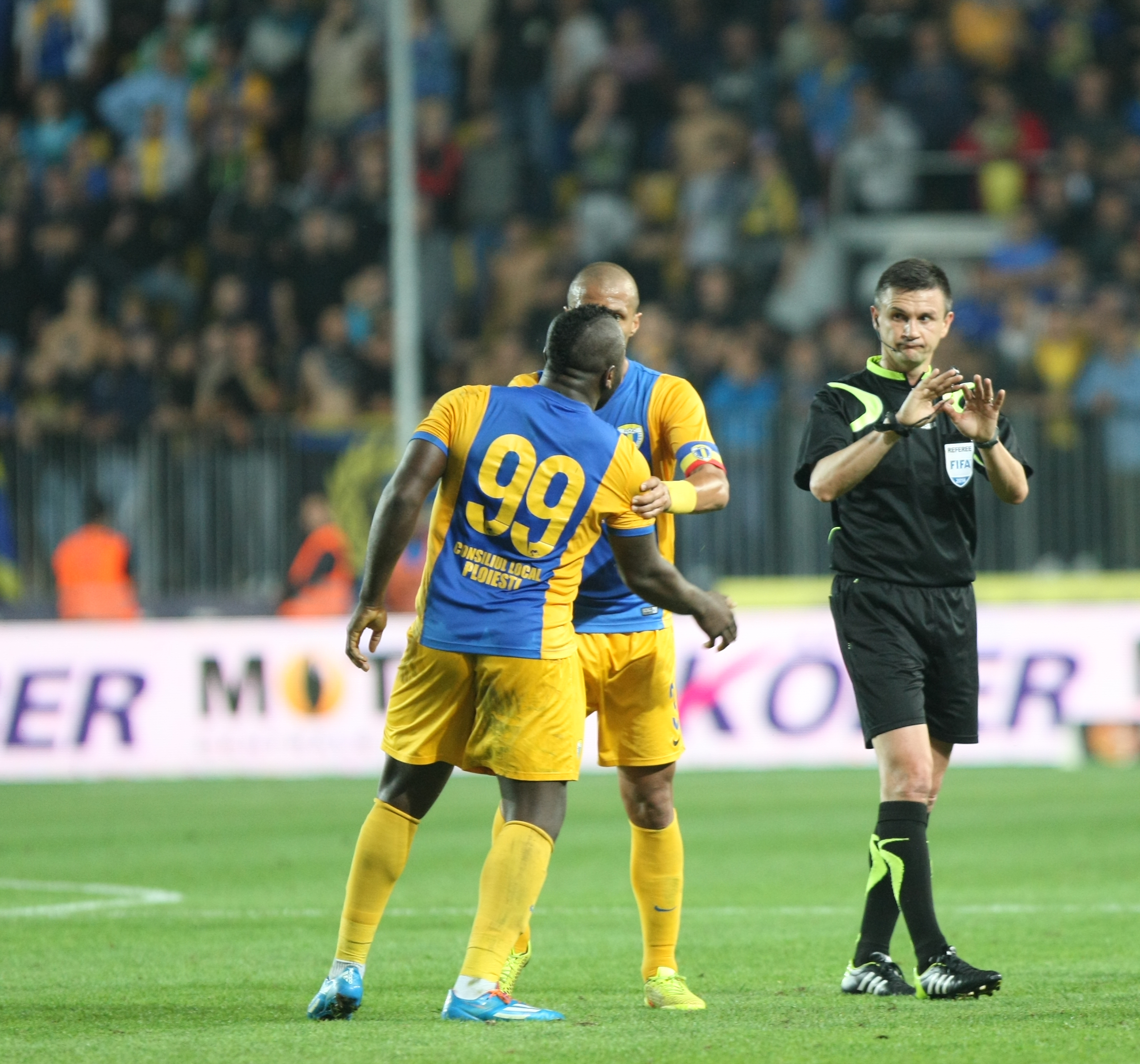 FOTO&VIDEO / Petrolul - Steaua 2-3. Meci senzaţional pe ”Ilie Oană”