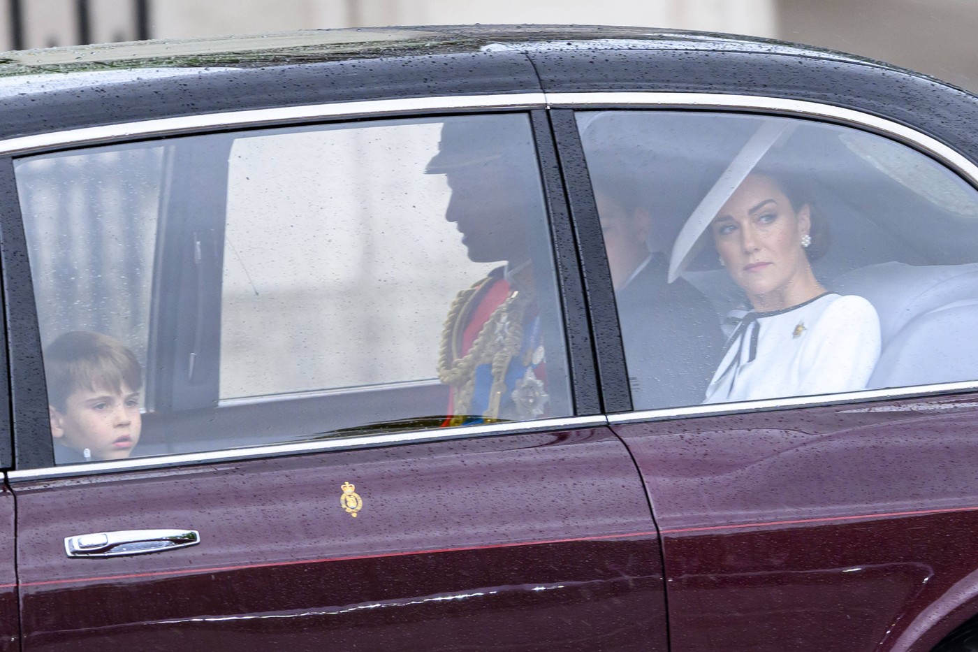Kate, prima apariție publică de când a anunțat că suferă de cancer. Prințesa de Wales, alături de familie la o paradă