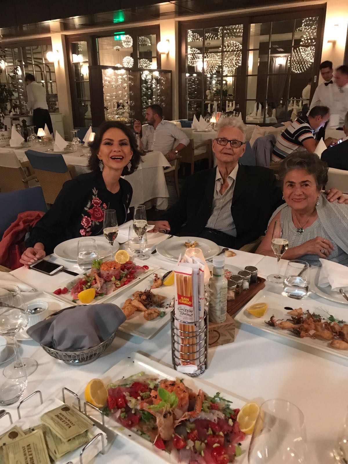 Moment aniversar pentru Ramona Bădescu. Surprize peste surprize pentru tatăl ei | FOTO