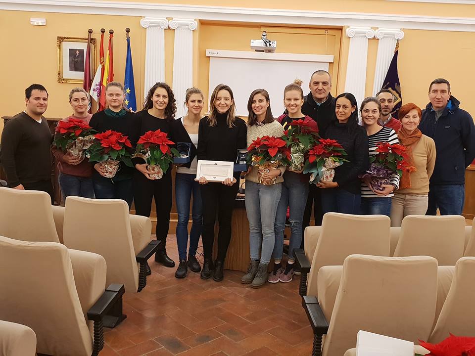 Ana-Maria Brânză susține o fostă colegă să-și îndeplinească visul în Spania. Ziua barmaniță, seara antrenoare de scrimă!