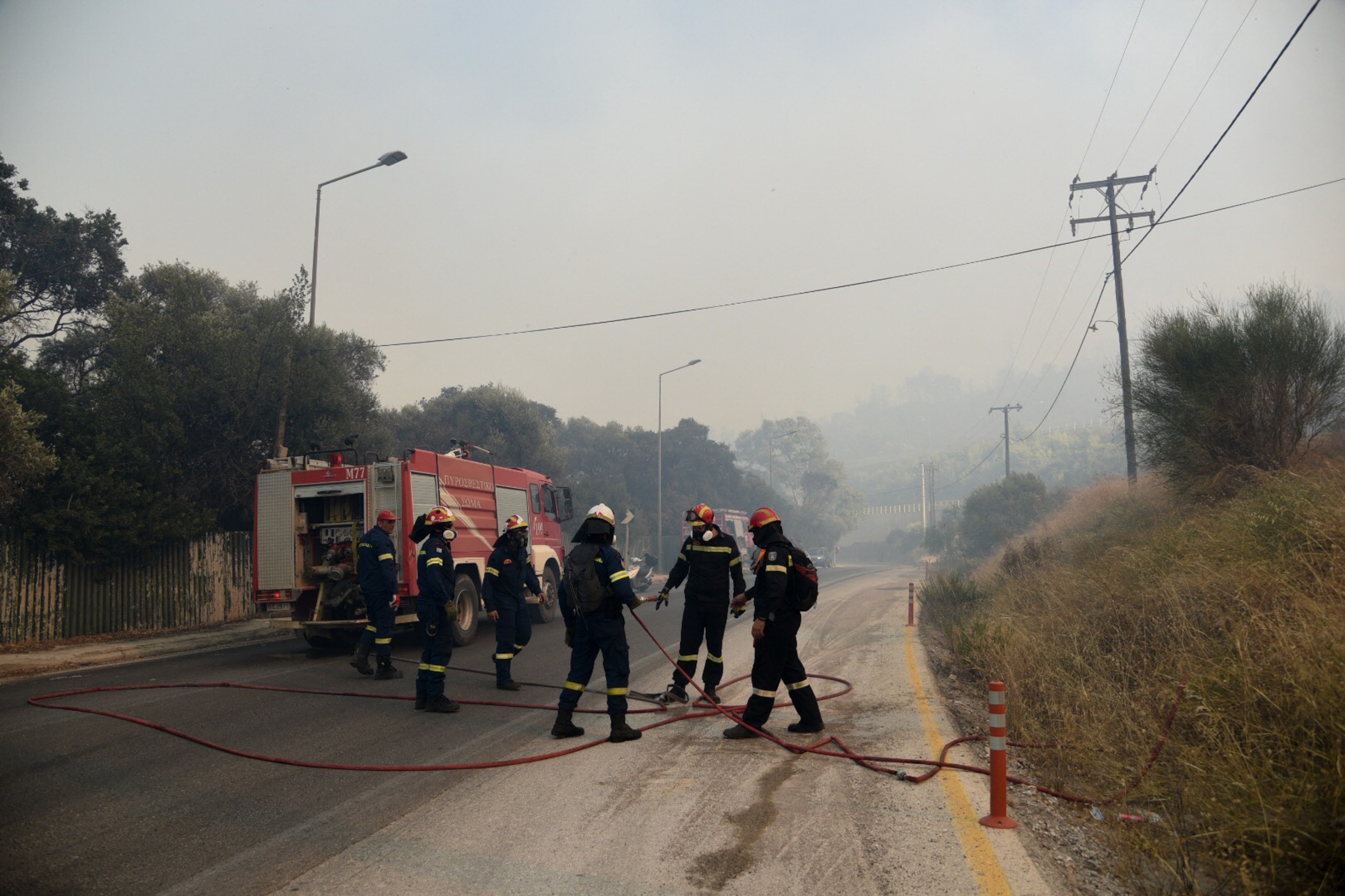 Incendiu puternic în peninsula grecească Peloponez. Locuitorii din patru sate, evacuați
