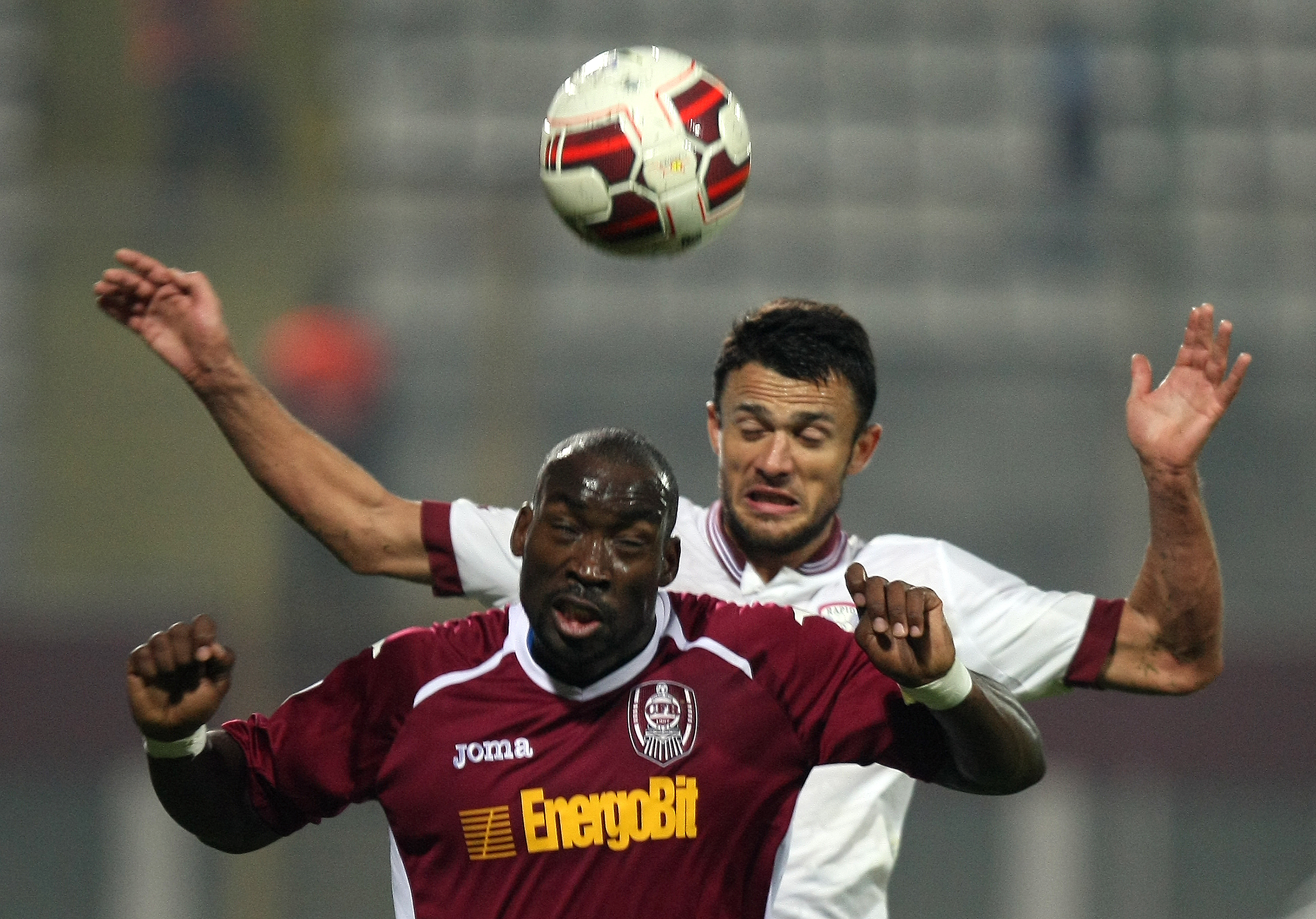 VIDEO/ Cupa României, optimi: Rapid - CFR Cluj 1-2. I-au deraiat pe final