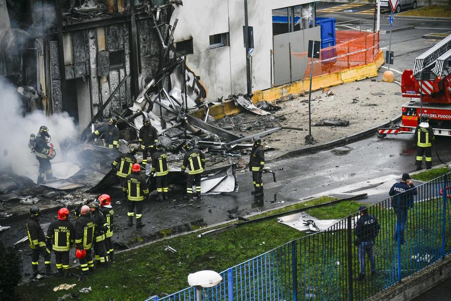 Șapte români au murit în accidentul aviatic de lângă Milano, confirmă MAE