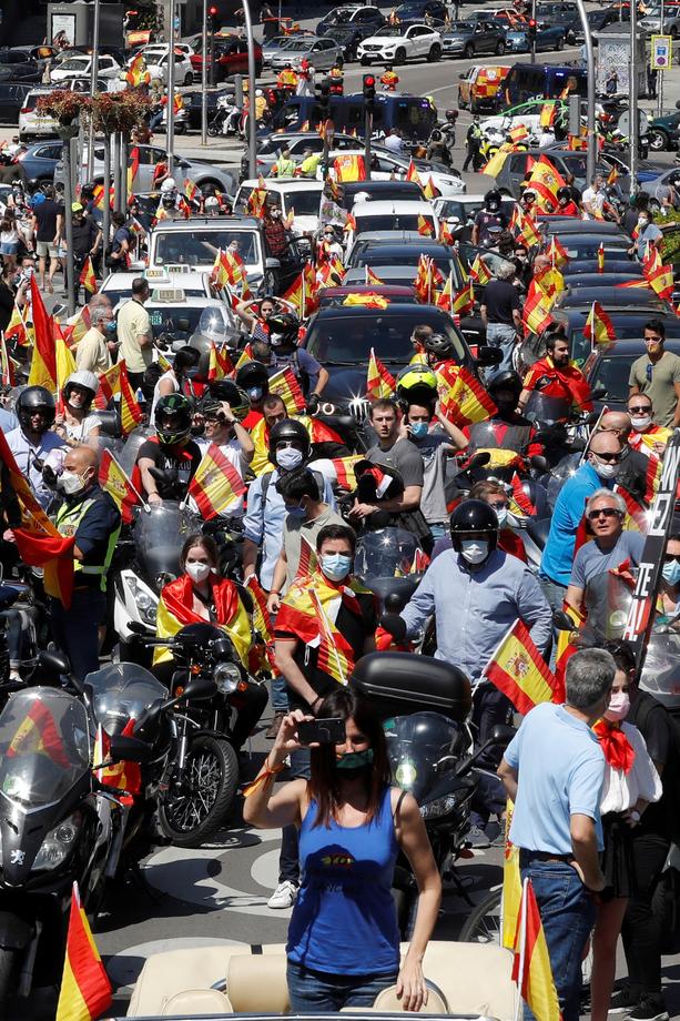 Imagini spectaculoase cu protestele-raliu din Spania. ”Marșul libertății”, organizat de un partid politic care folosește criza în scop electoral