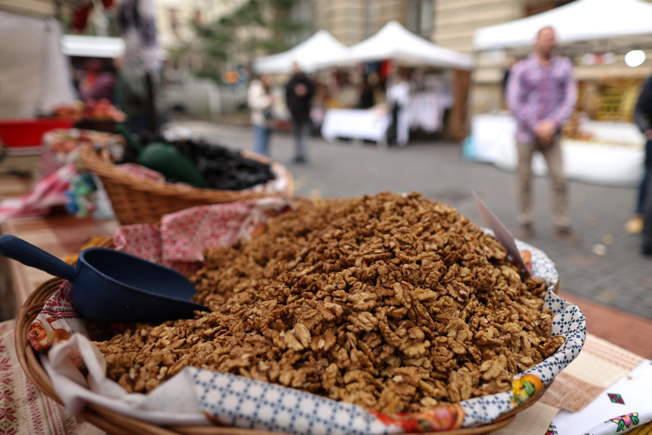 Spectacol culinar în curtea Ministerului Agriculturii. Am vizitat „Târgul de lăsatu’ secului” din București