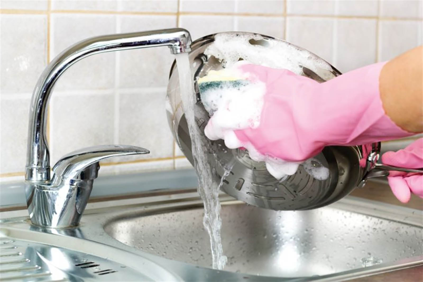 Why you shouldn’t leave your dishes in the sink overnight