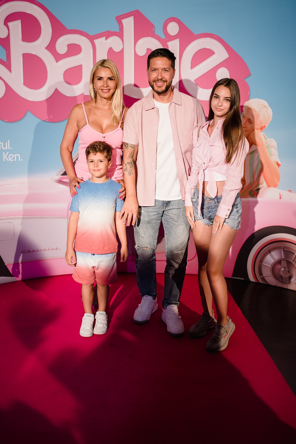 Denise Rifai, Tania Budi și Adelina Pestrițu s-au inspirat din ținutele lui Barbie. Apariția de neuitat a vedetelor